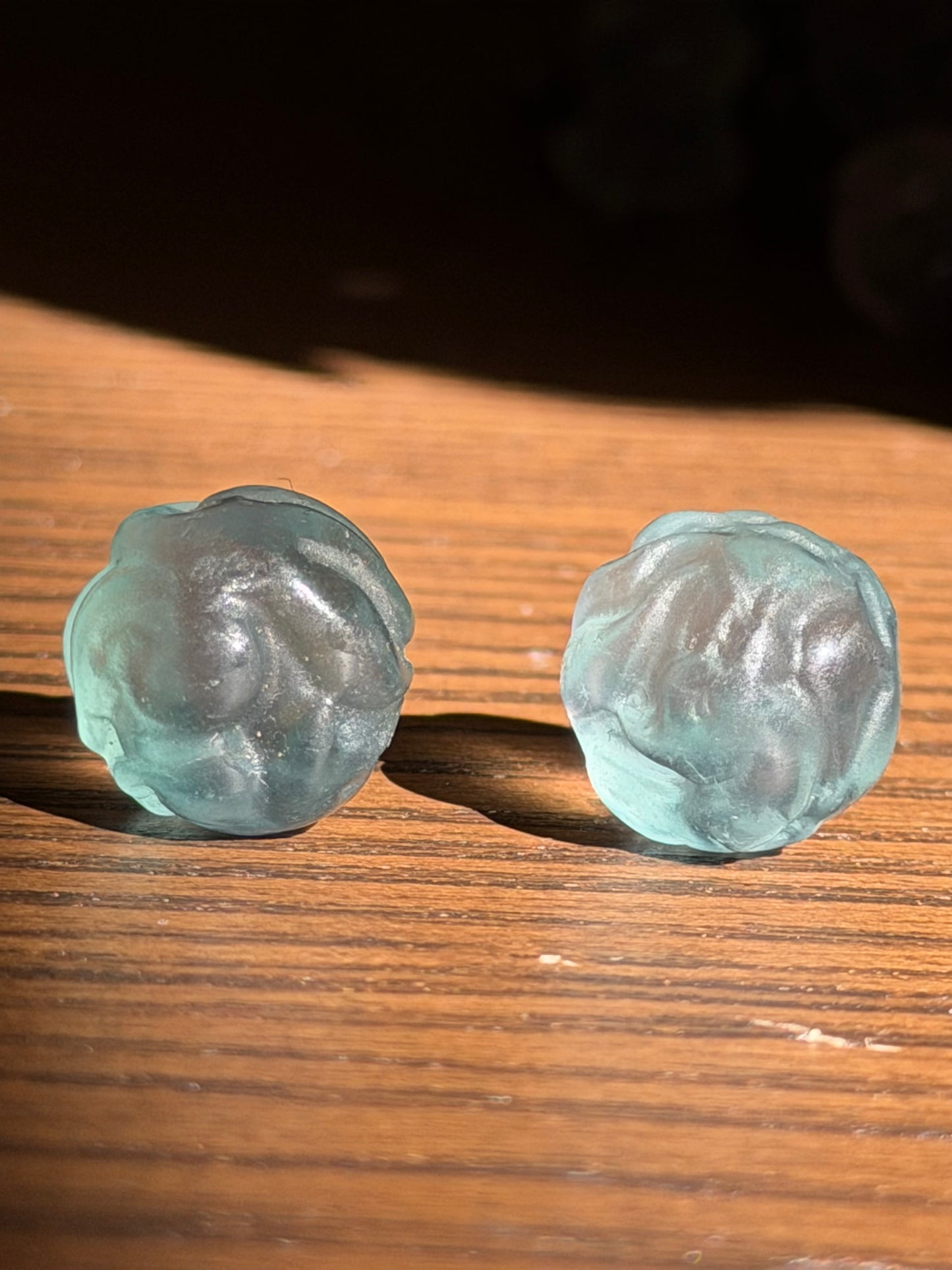 Mini carvings in fluorite e quarzo fragola