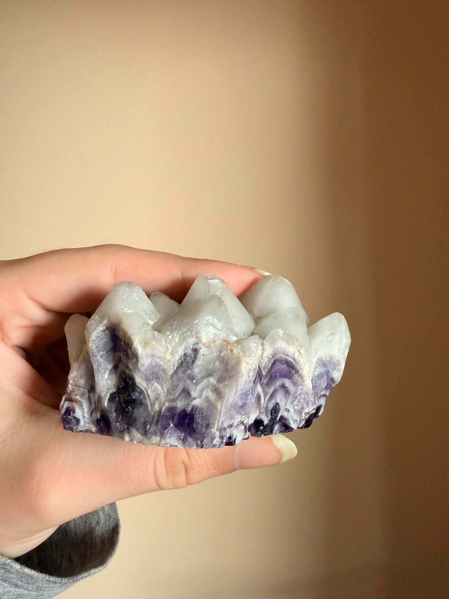 Speciment di ametista chevron, quarzo e calcite
