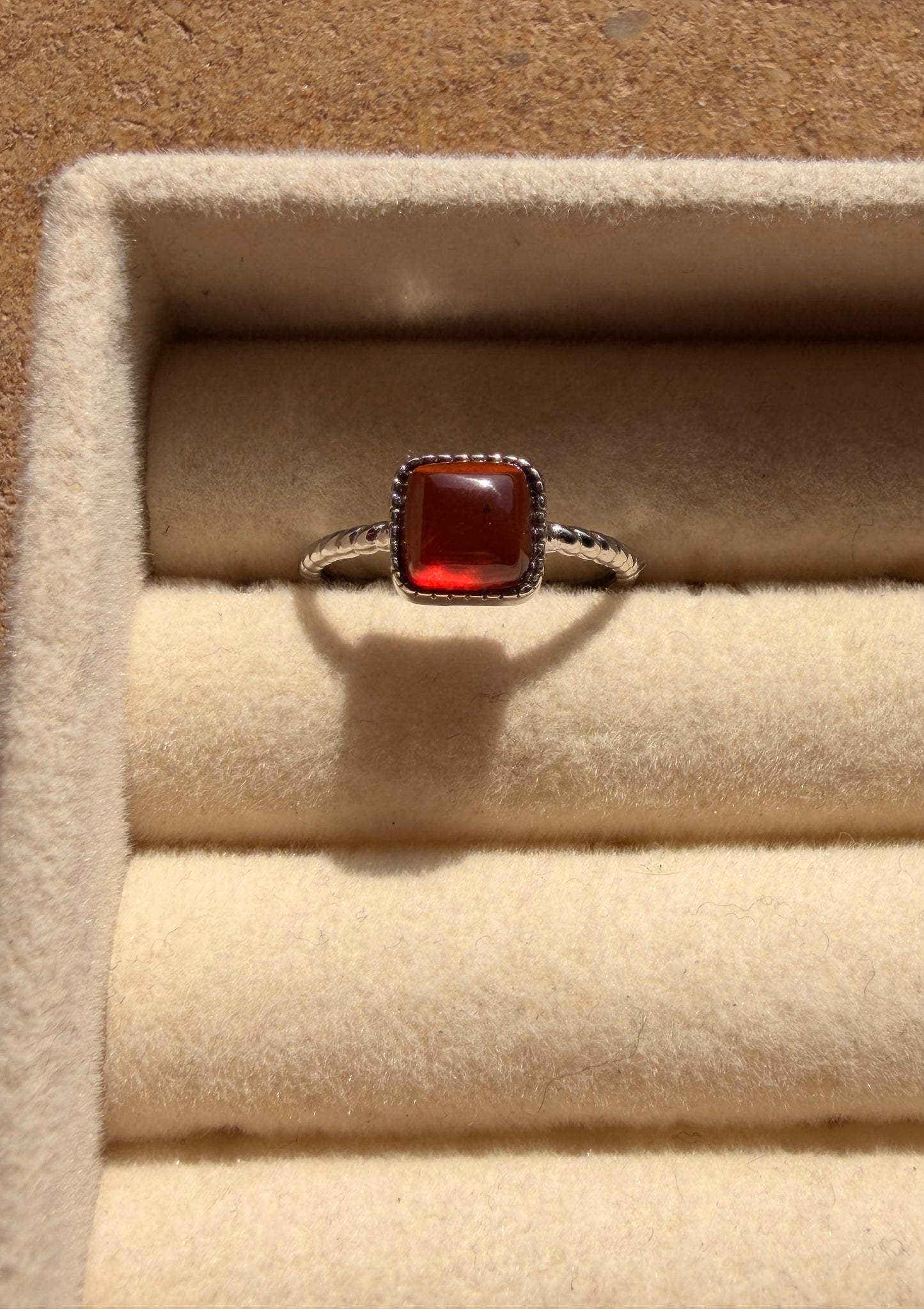 Anello in granato argento 925