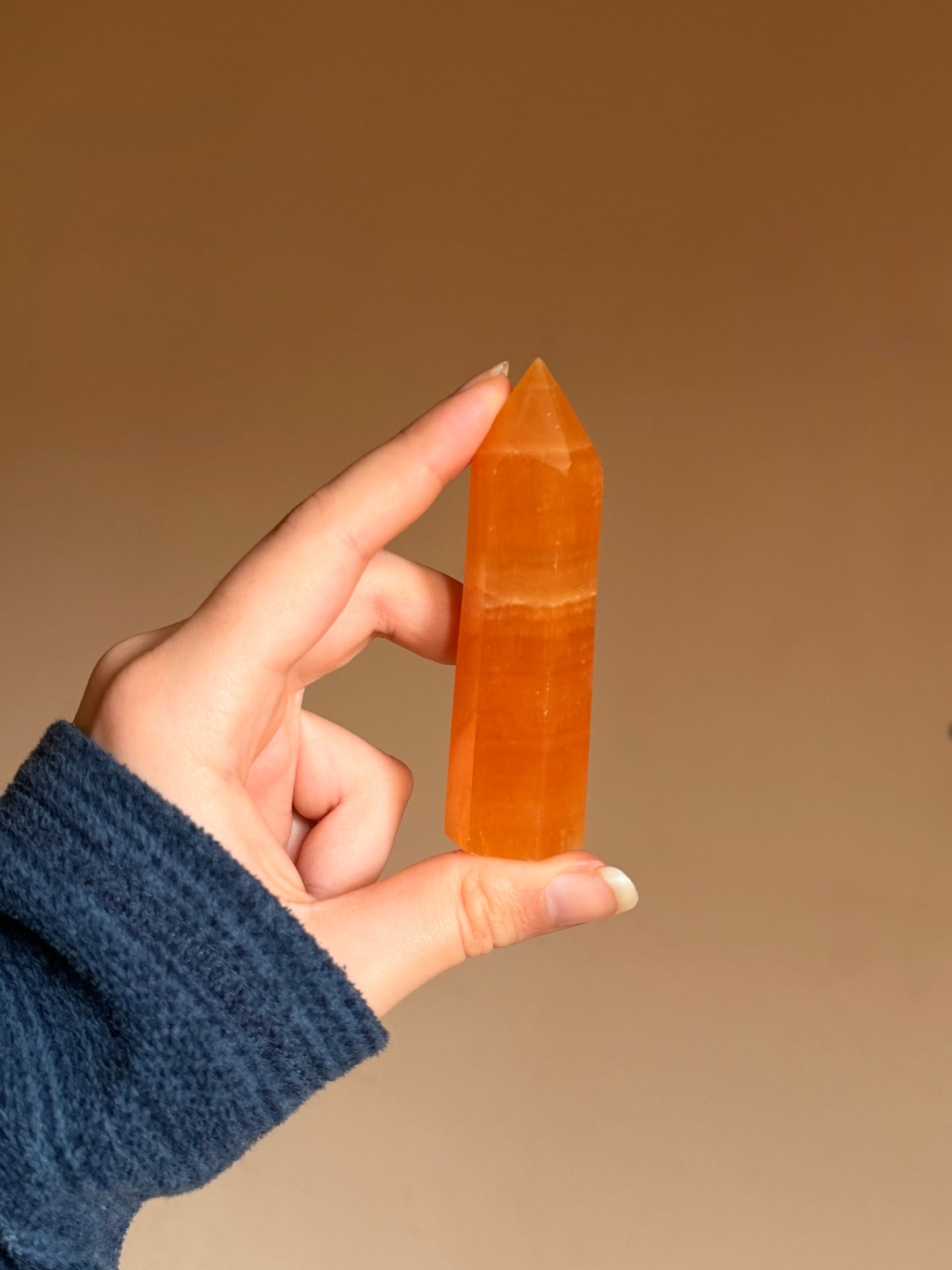 Torre in calcite arancione