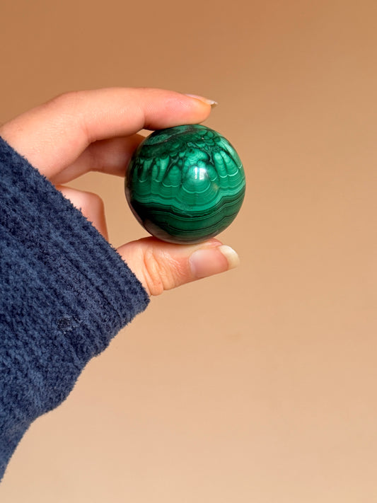 Sfera in malachite